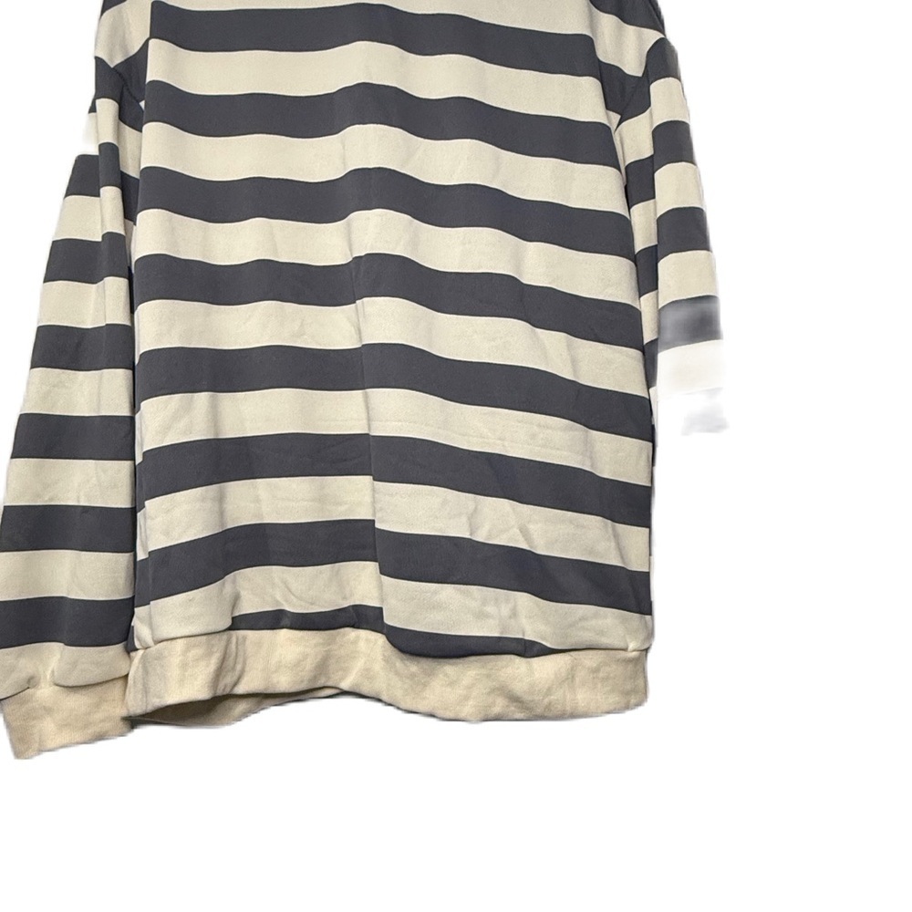 Women’s l/xl sweatshirt bundle of 2. stripes and logo Los Angeles fun casual